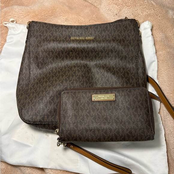 Michael Kors Dark Brown Signature Tote and Wallet - Picture 2 of 6